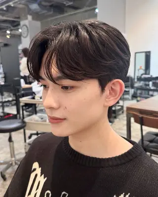 ショート パーマ Garland 表参道所属・ミディアムレイヤー/ 艶カラー🎀　emiのヘアスタイル