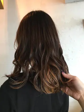 セミロング 松田 由紀子のヘアスタイル