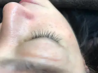 マツエク・マツパ 保子 祐里香のヘアスタイル