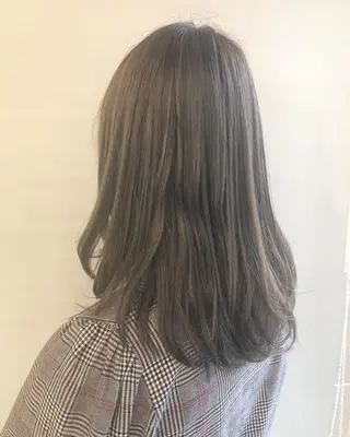 ミディアム カラー 齋藤 咲のヘアスタイル