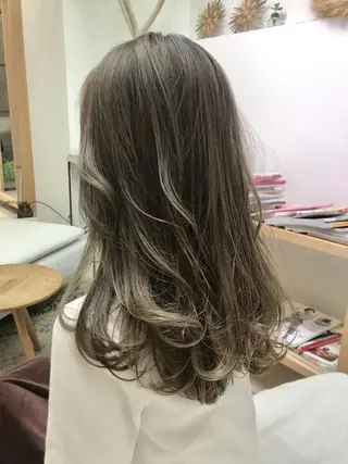 ロング カラー 平田 健一のヘアスタイル