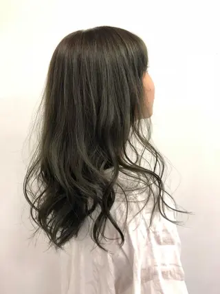 ミディアム カラー CoCooN Hiromiのヘアスタイル