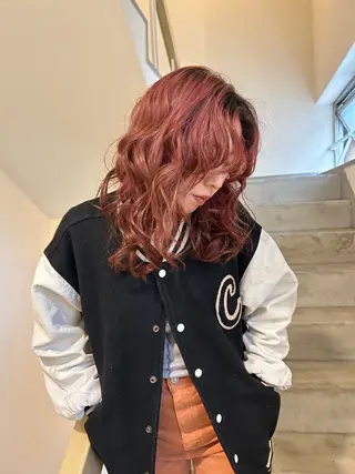 セミロング カラー sliver マツイ　レンのヘアスタイル