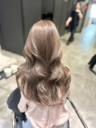 ロング カラー _WHITE 難波本店のヘアスタイル