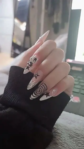 ネイル Queen Nail 柏店　クイーンネイルのネイルデザイン