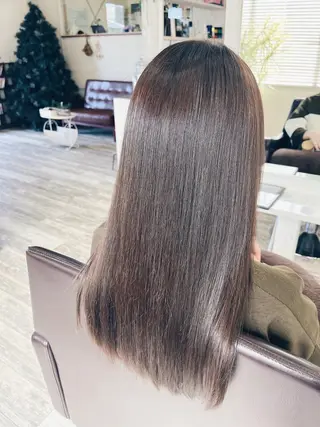 セミロング カラー 艶髪／艶カラー 🕊️MAKIKOのヘアスタイル