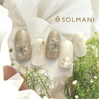 ネイル SOLMANI 予約担当のネイルデザイン