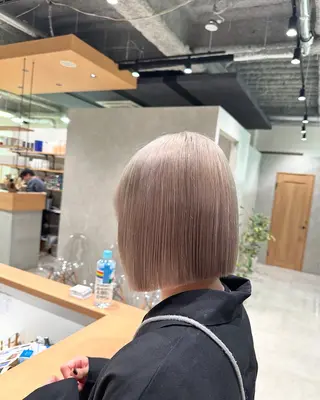 ショート カラー regalo 森重ユウのヘアスタイル