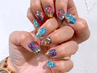 ネイル THECOLORS所属・近貞 莉奈のネイルデザイン