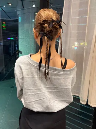 ヘアアレンジ lot Kanau ハイトーン／デザインのヘアスタイル