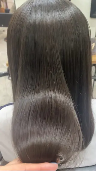 セミロング BATON.あずみ /カラー/縮毛矯正のヘアスタイル