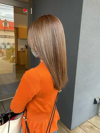 セミロング カラー LORO.hairmake&spa所属・山﨑 ひよりのヘアスタイル