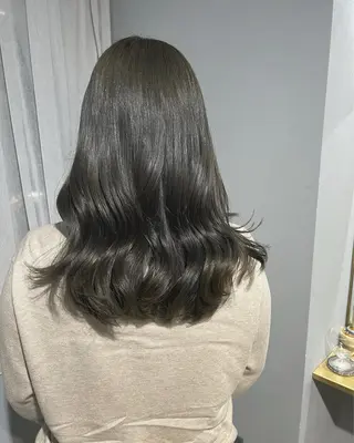 ロング カラー akane/ベージュ /オリーブ/ブラウンのヘアスタイル