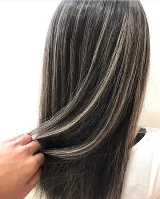 ロング カラー パーマ ヘアアレンジ メンズ キッズ ネイル マツエク・マツパ 酸性ストレート 髪質改善大槻勇樹のヘアスタイル