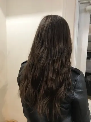 ロング 山崎 光瑠のヘアスタイル