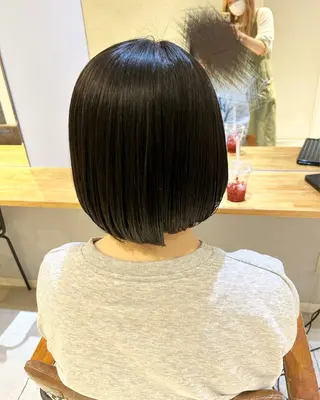 ショート カラー 小川 優美のヘアスタイル