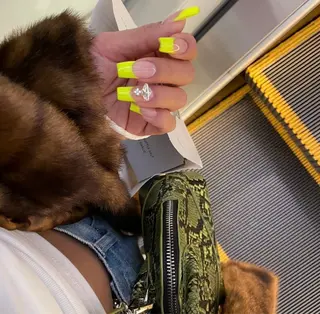 ネイル ONIKA nail 表参道所属・ネイリスト fujiiのネイルデザイン