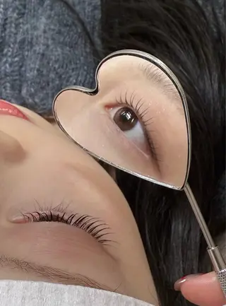 マツエク・マツパ SARINA ROCCO3rdのヘアスタイル