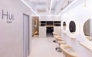 Hui.所属・縮毛矯正・髪質改善 特化 出納 直起のヘアスタイル