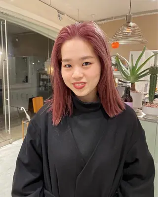 セミロング カラー wewe: momoeのヘアスタイル