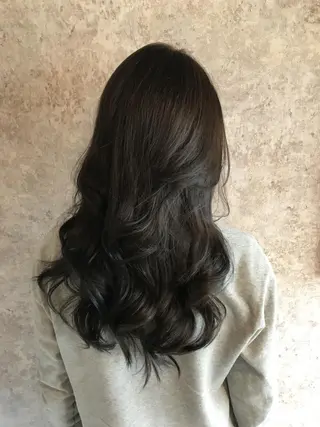 ミディアム due hair 京都駅前店 MILBON オージュア認定サロン【デューヘアー】所属・ハイトーンブリーチ 土坂 由志【京都】のヘアスタイル