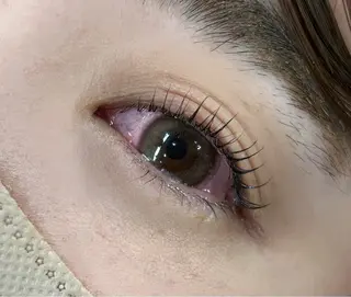 マツエク・マツパ 知久 絢音のヘアスタイル