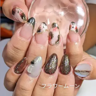 ネイル フラワー ムーンのネイルデザイン