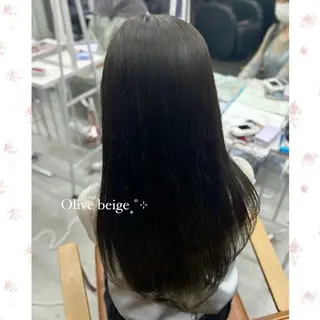 ロング ☘️透明感オリーブ/ 縮毛矯正ナミ☘️のヘアスタイル