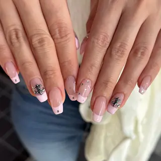 ミディアム 小川 柚香のネイルデザイン