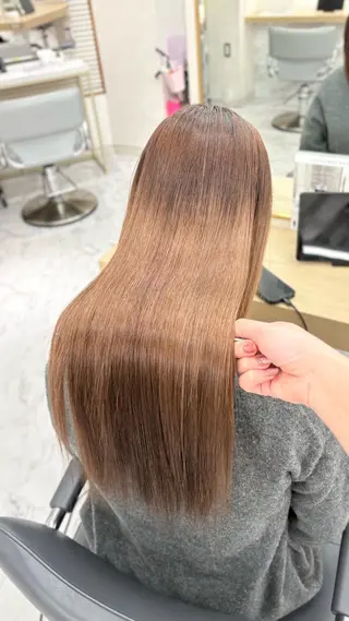 ロング youres hair 髪質改善トリートメント&ヘッドスパ 新宿三丁目店所属・小林春月 /新宿美容師のヘアスタイル