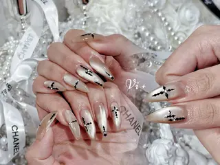 ネイル ✨Nailsalon Vi+✨のネイルデザイン