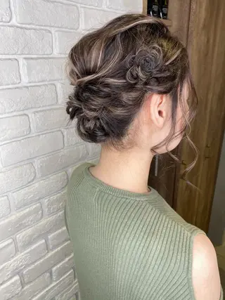 ミディアム ヘアアレンジ 森本 笑のヘアスタイル