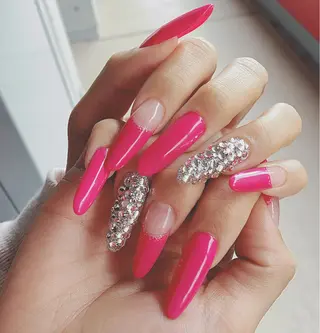 ロング ネイル THECOLORS所属・近貞 莉奈のネイルデザイン