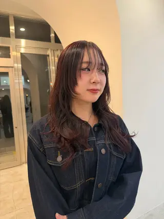 ロング カラー 山口 愛結のヘアスタイル