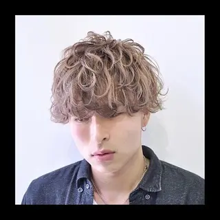 ミディアム カラー パーマ 及川シゲル 髪質改善講師のヘアスタイル