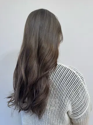 ロング カラー SUNNY美容室所属・かとう りいなのヘアスタイル