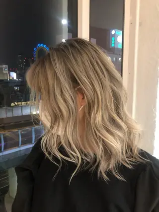 ミディアム カラー 艶ハイトーン👑♡ NATSUKIのヘアスタイル