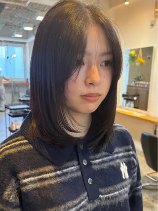 ミディアム カラー RIN／韓国ヘア レイヤーカットのヘアスタイル