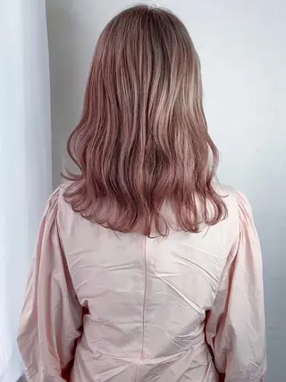 ミディアム 西村 光稀のヘアスタイル