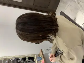 ミディアム カラー 瀬尾 由希菜のヘアスタイル