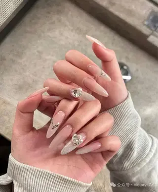 ミディアム 高橋 日向のネイルデザイン