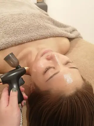 ハーブピーリング/韓国肌管理/フェイシャル/毛穴洗浄/眉毛/顔脱毛【糸脱毛専門】rev所属・ハーブピーリング🌹 毛穴洗浄❤️眉waxのエステ・リラクイメージ