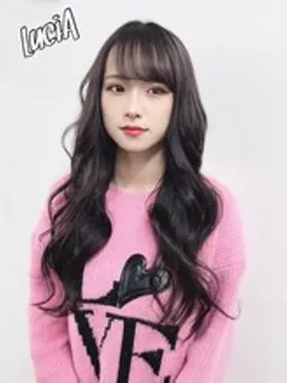 ロング カラー エクステ LuciAのヘアスタイル