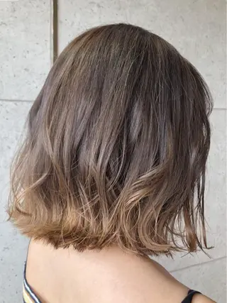 ミディアム カラー 福森 みずきのヘアスタイル