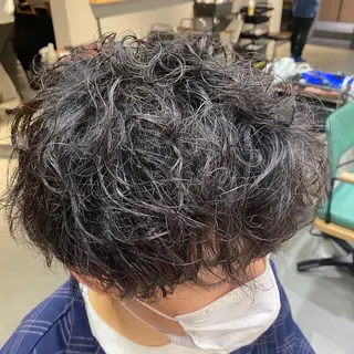 パーマ メンズ unopulir Vamos店所属・梅田茶屋町メンズ 専門美容師 山元一平のヘアスタイル