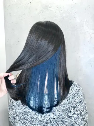 ロング カラー ヘアアレンジ ｲﾝﾅｰｶﾗｰ屋さん 🫧伊藤拓実のヘアスタイル