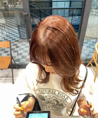 セミロング 🫧ハイライトカラー 🫧 𝓜𝓘𝓤のヘアスタイル