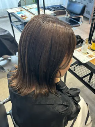 ミディアム カラー 山口 瑳未のヘアスタイル