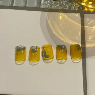 ネイル nail atelier hiton所属・nailist 朱音のネイルデザイン