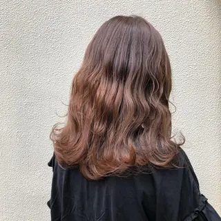 ミディアム カラー ツキノキ ミナのヘアスタイル
